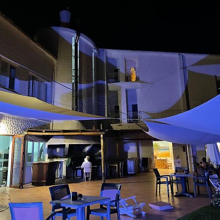 Hotel Al Faro Spiaggia La Cinta Santeodoro Сан-Теодоро Екстер'єр фото