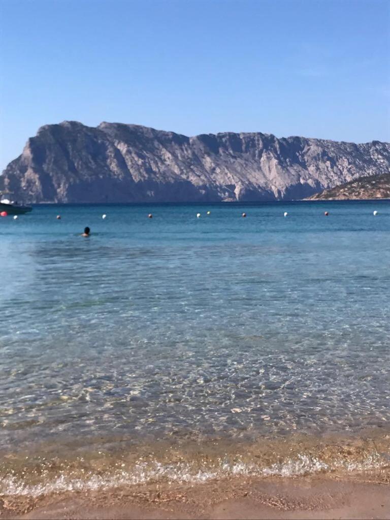Hotel Al Faro Spiaggia La Cinta Santeodoro Сан-Теодоро Екстер'єр фото