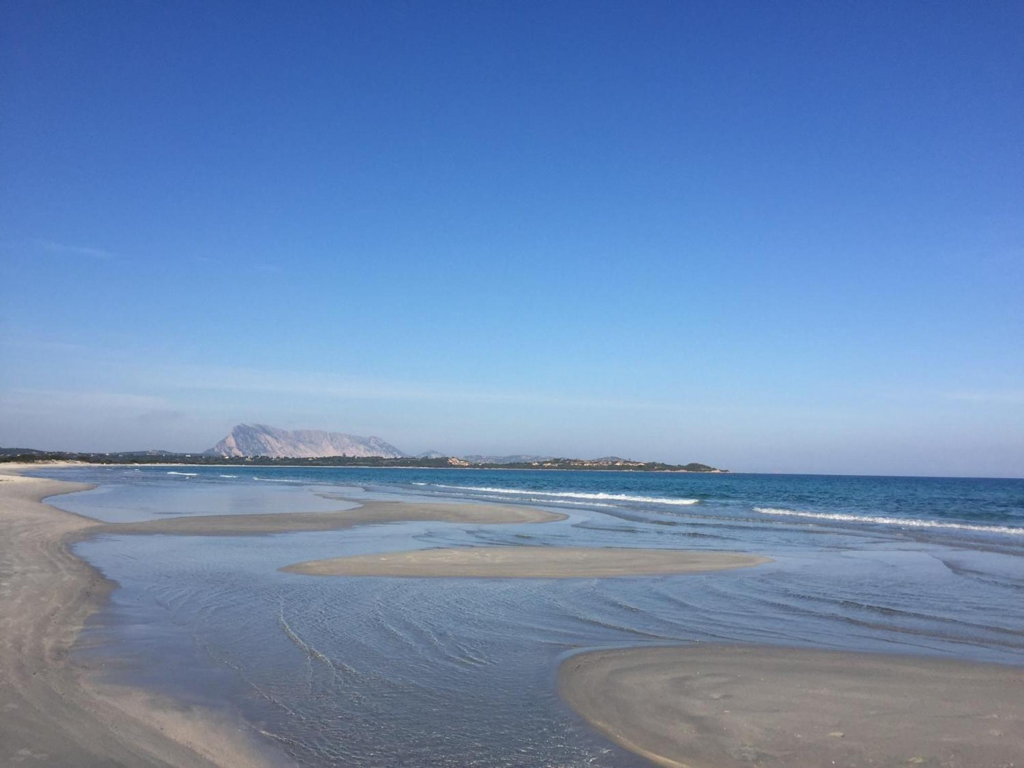 Hotel Al Faro Spiaggia La Cinta Santeodoro Сан-Теодоро Екстер'єр фото