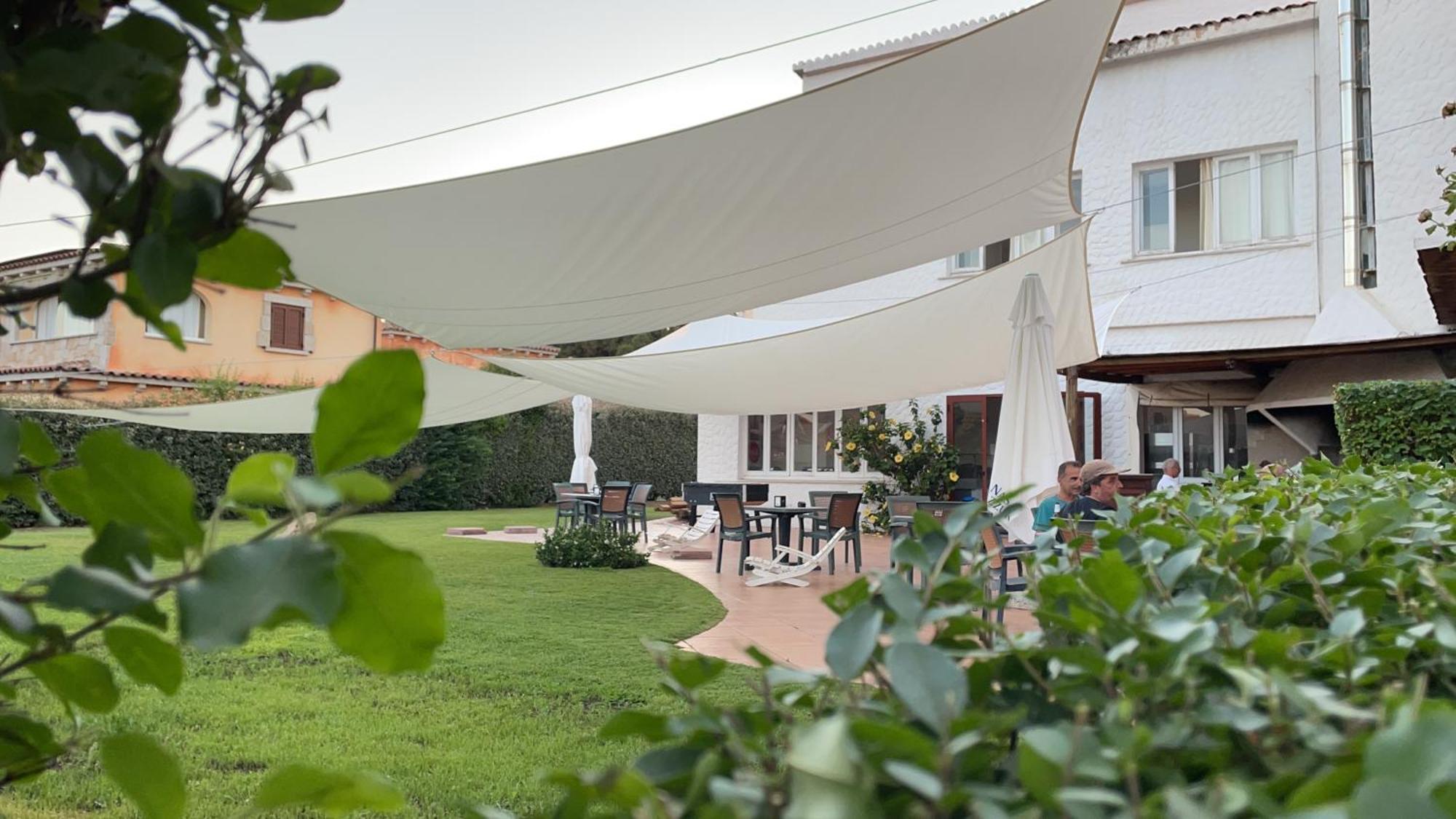 Hotel Al Faro Spiaggia La Cinta Santeodoro Сан-Теодоро Екстер'єр фото
