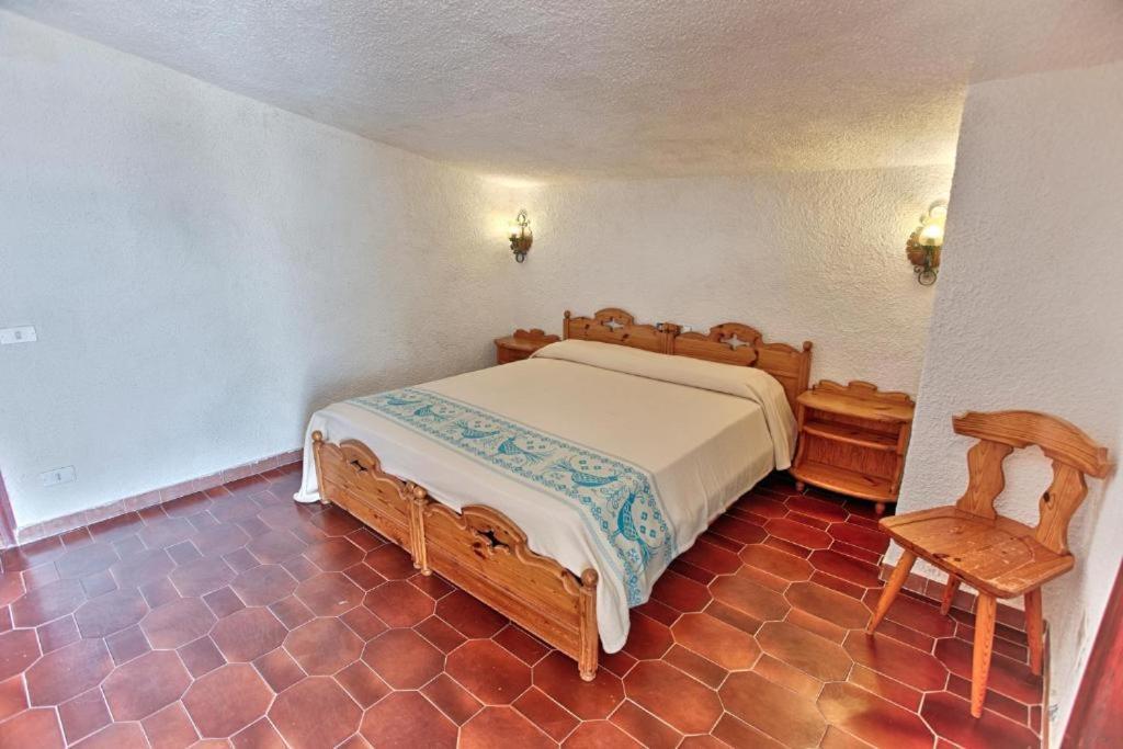 Hotel Al Faro Spiaggia La Cinta Santeodoro Сан-Теодоро Екстер'єр фото